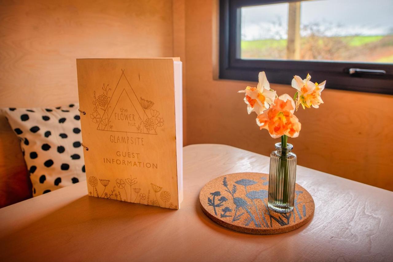 Luxury Glamping Cabin With Outdoor Bath On Cornish Flower Farm 特鲁罗 外观 照片