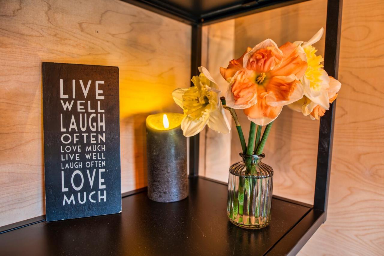 Luxury Glamping Cabin With Outdoor Bath On Cornish Flower Farm 特鲁罗 外观 照片