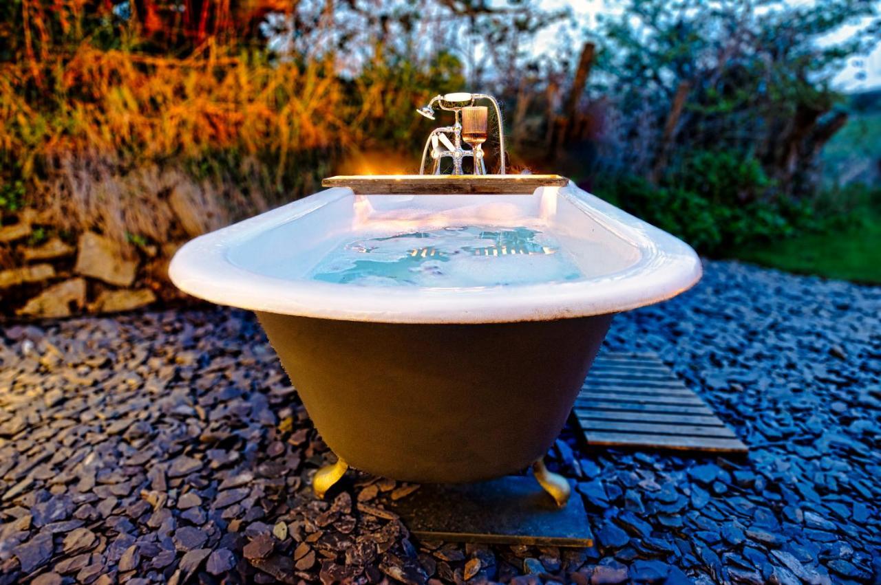 Luxury Glamping Cabin With Outdoor Bath On Cornish Flower Farm 特鲁罗 外观 照片